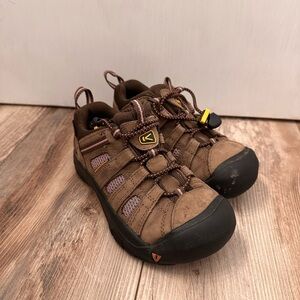 Kids KEEN Hiking Shoes size 1